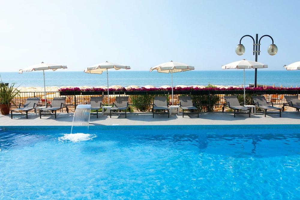 Victoria Frontemare Beach & Spa Hotel Jesolo Exteriör bild