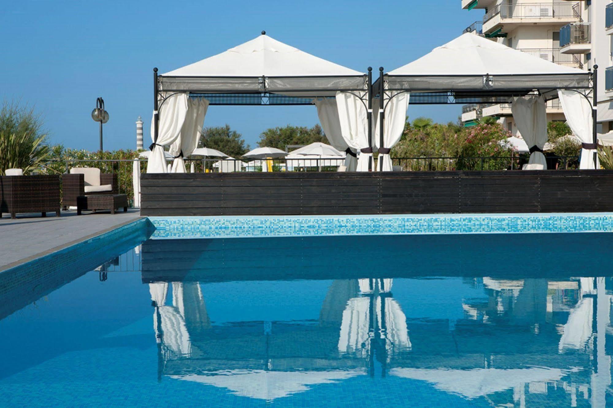 Victoria Frontemare Beach & Spa Hotel Jesolo Exteriör bild