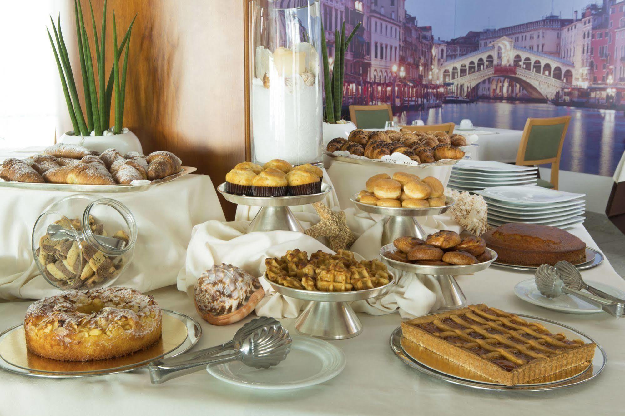 Victoria Frontemare Beach & Spa Hotel Jesolo Exteriör bild