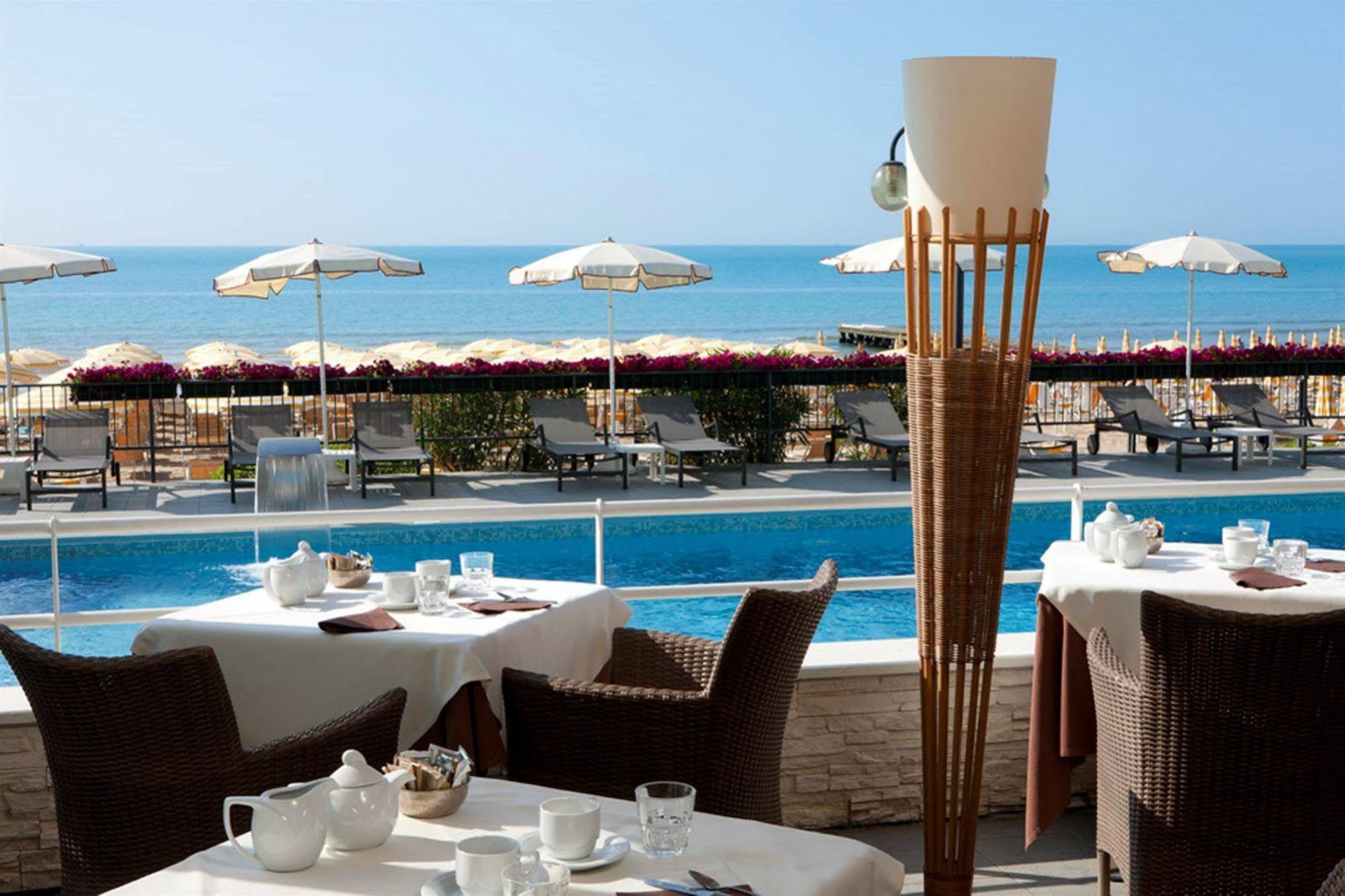 Victoria Frontemare Beach & Spa Hotel Jesolo Exteriör bild